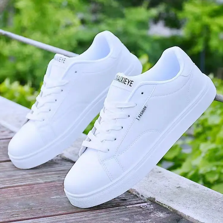 Casual Sporty Men's Shoes Spring New Style Versatile Korean Version Leisure Board Shoes Breathable round Toe Rubber Outsole
Casual Sporty Men's Shoes Spring New Style Versatile Korean Version Leisure Board Shoes Breathable round Toe Rubber Outsole