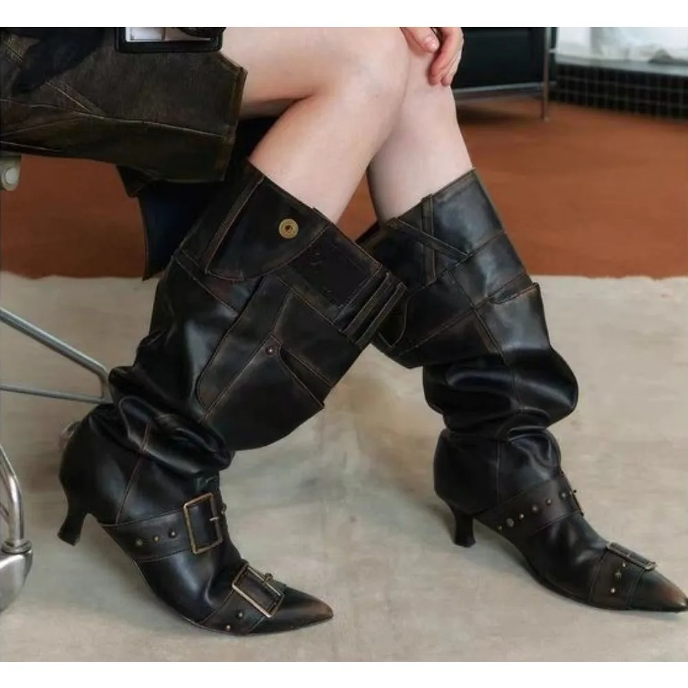 Винтажные дизайнерские модные сапоги, женские зимние сапоги до колена на высоком каблуке 2026, элегантные плиссированные новые высокие рыцарские сапоги в стиле ретро 
Винтажные дизайнерские модные сапоги, женские зимние сапоги до колена на высоком каблуке 2026, элегантные плиссированные новые высокие рыцарские сапоги в стиле ретро