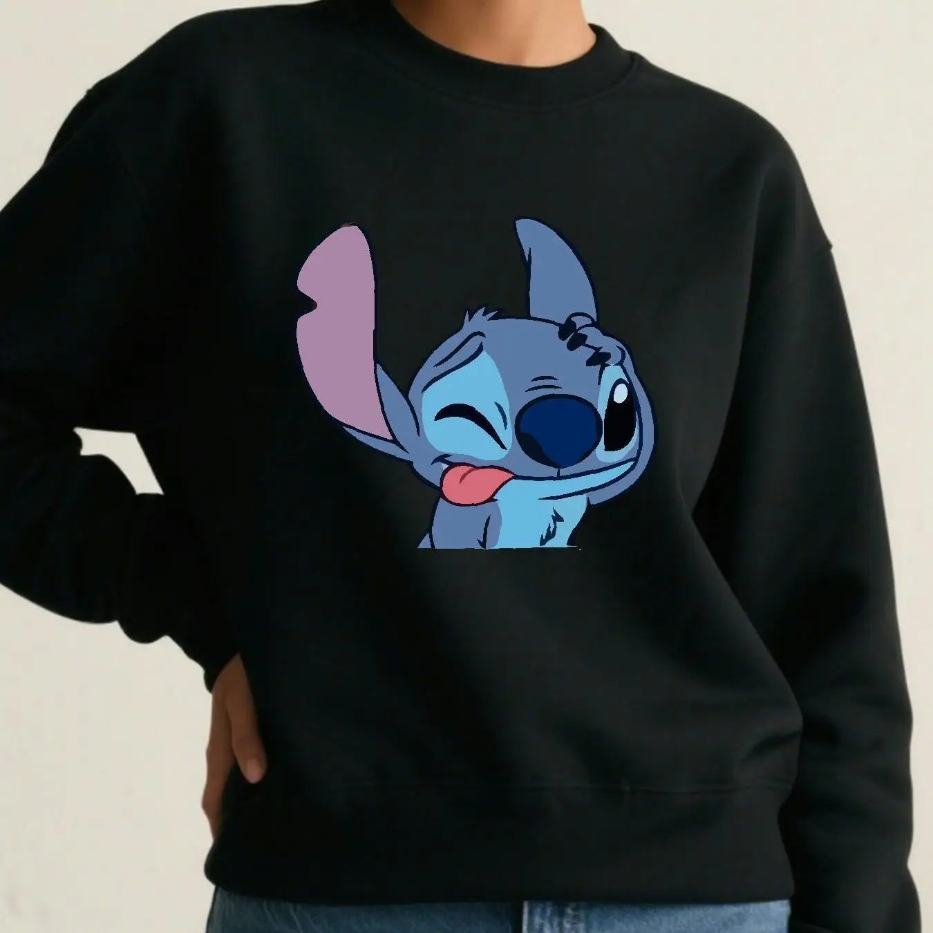 Свитер-пуловер Disney Stitch, модный негабаритный свитер унисекс с круглым вырезом, осенне-зимний флисовый повседневный уличный свитер 
Свитер-пуловер Disney Stitch, модный негабаритный свитер унисекс с круглым вырезом, осенне-зимний флисовый повседневный уличный свитер