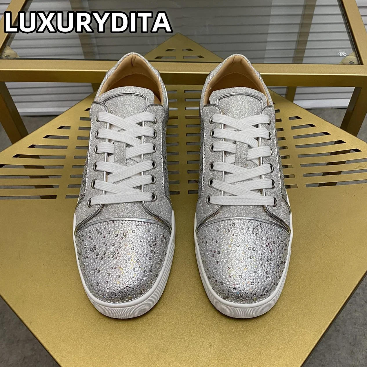 Top Quality Womens Trendy Casual Tennis Shoes Luxury Mens Real Leather Sneakers 35-48 Designr Rivet Red Sole Lovers Shoes M0224
Top Quality Womens Trendy Casual Tennis Shoes Luxury Mens Real Leather Sneakers 35-48 Designr Rivet Red Sole Lovers Shoes M0224