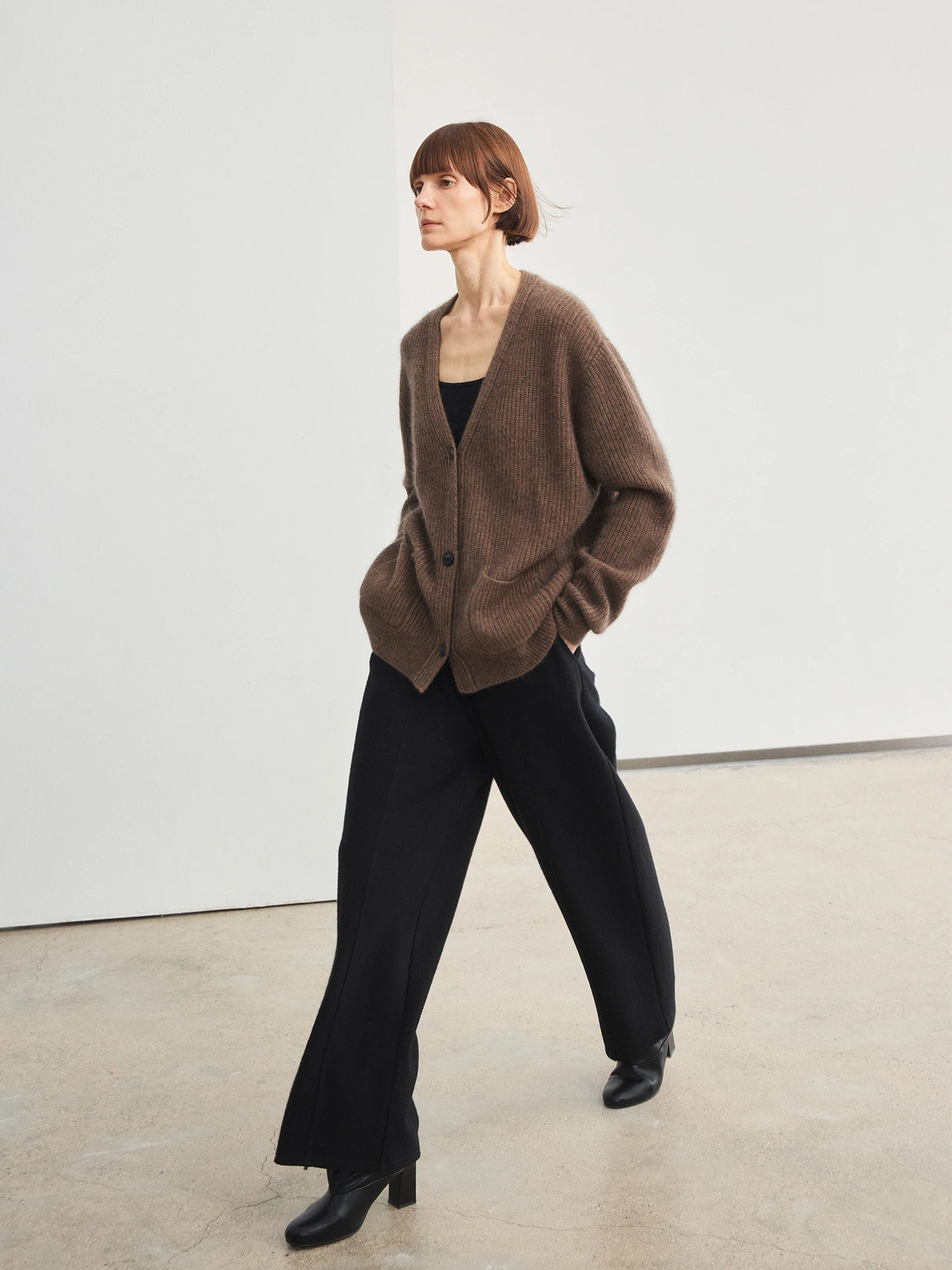 WUUO New Zealand Mink Fur Woolen Coat Women's Autumn Winter Ribbed Long Sve Lazy Single Button Knitted Open Cardigan
WUUO New Zealand Mink Fur Woolen Coat Women's Autumn Winter Ribbed Long Sve Lazy Single Button Knitted Open Cardigan