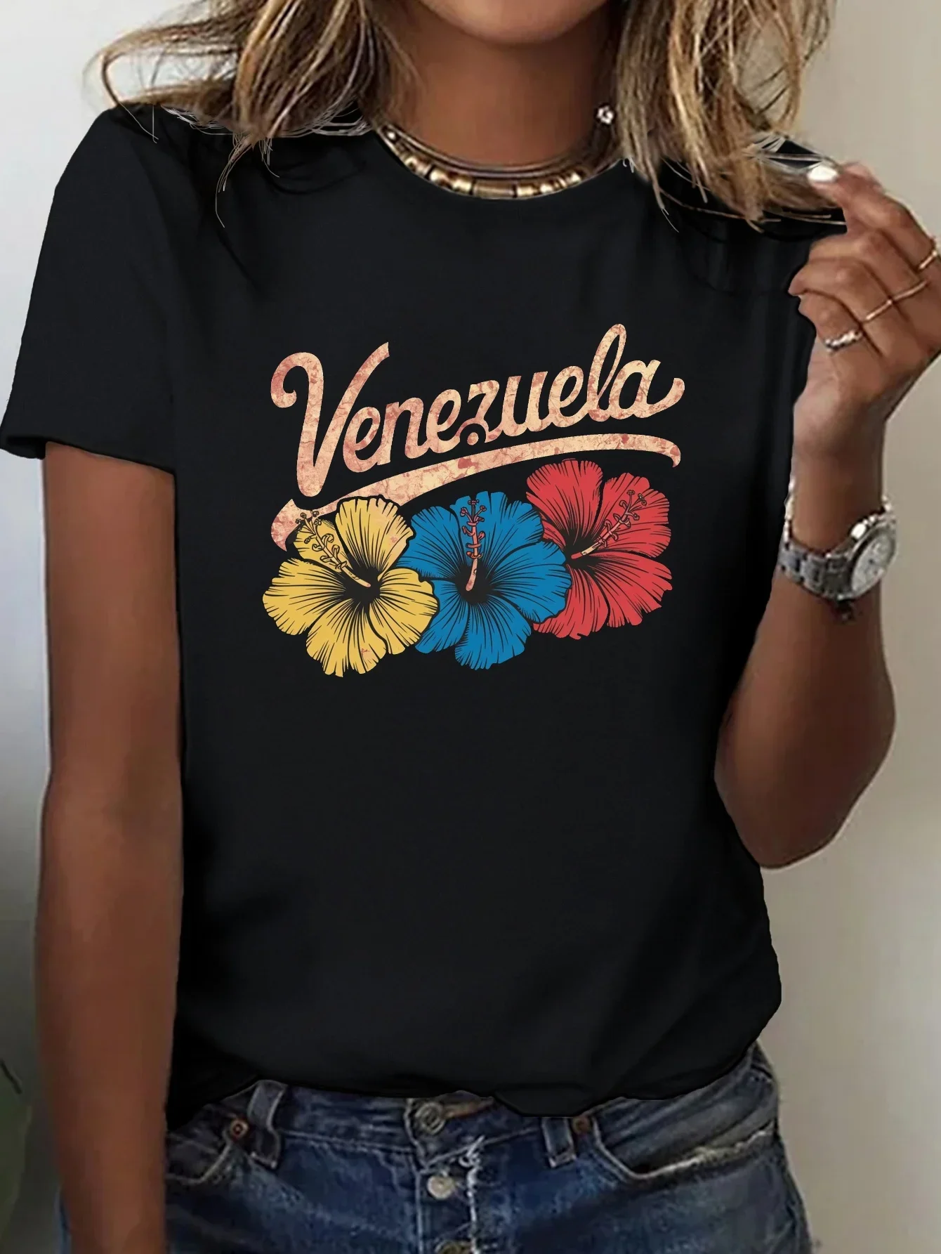 Crew Neck Sleeve White Colorful Floral Print Allseason Apparel Women's Venezuela Hibiscus Vintage Graphic Comfortable Casual
Crew Neck Sleeve White Colorful Floral Print Allseason Apparel Women's Venezuela Hibiscus Vintage Graphic Comfortable Casual