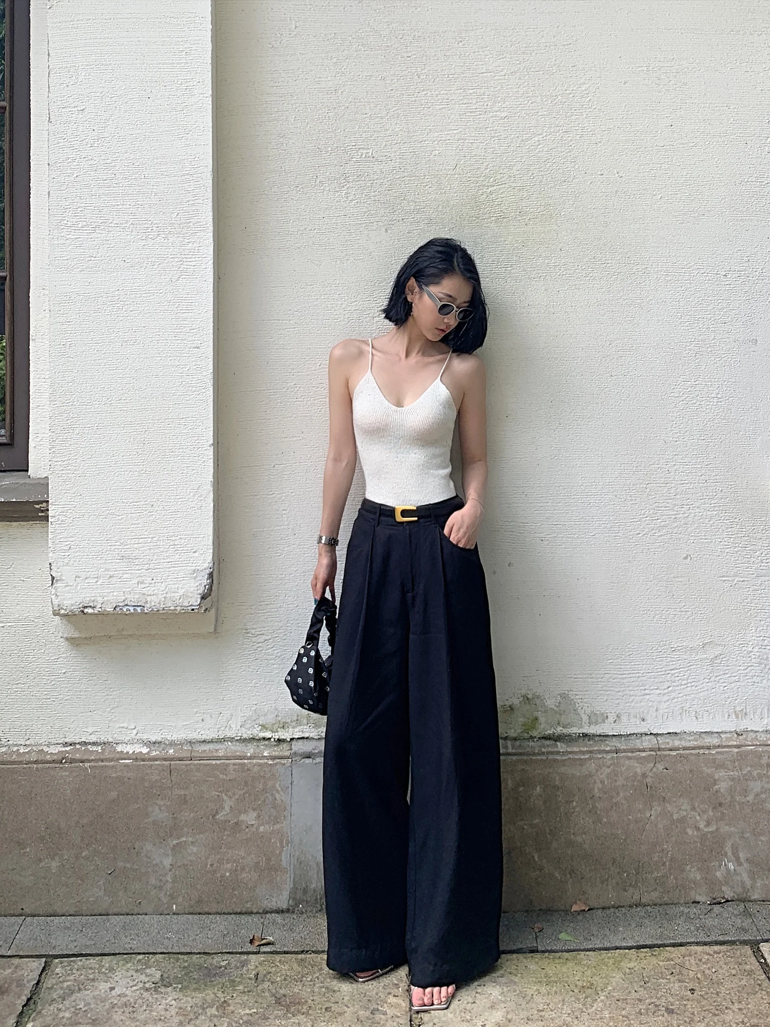 DONGNIWOW13 High Waist Wide Leg Suit Pants Loose Straight Cut Lazy Floor-Length Trousers Three-Dimensional Tailoring Commute ...
DONGNIWOW13 High Waist Wide Leg Suit Pants Loose Straight Cut Lazy Floor-Length Trousers Three-Dimensional Tailoring Commute ...