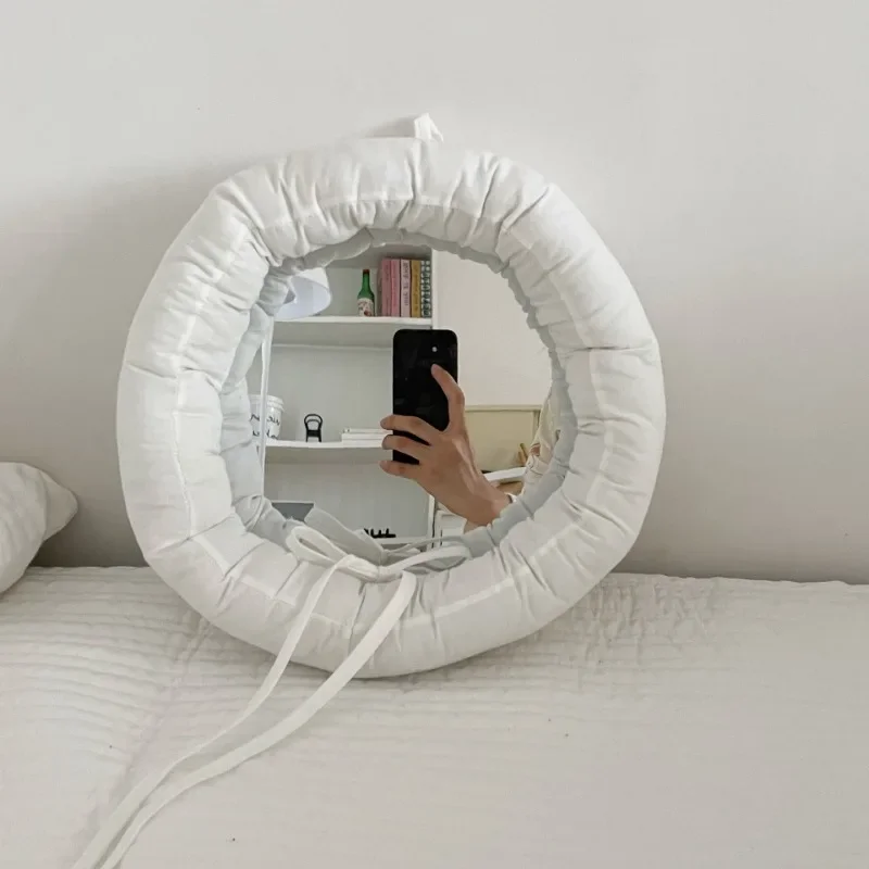 Black and White Solid Color Fabric Filled Cotton Mirror A Simple Home Decoration Mirror,Makeup Mirror,Acrylic Mirror Surface
Black and White Solid Color Fabric Filled Cotton Mirror A Simple Home Decoration Mirror,Makeup Mirror,Acrylic Mirror Surface