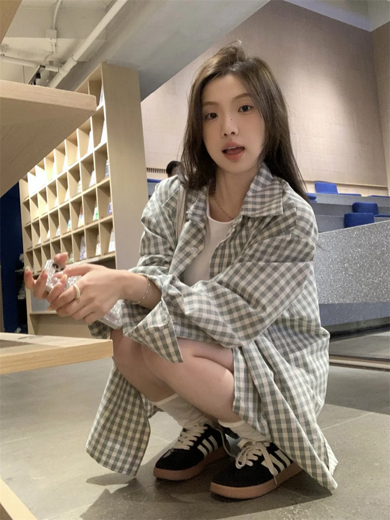 Retro Plaid Shirts Women POLO Collar Long Sleeve Oversize Jacket Shirt Korean Autumn Loose Casual Tops
Retro Plaid Shirts Women POLO Collar Long Sleeve Oversize Jacket Shirt Korean Autumn Loose Casual Tops