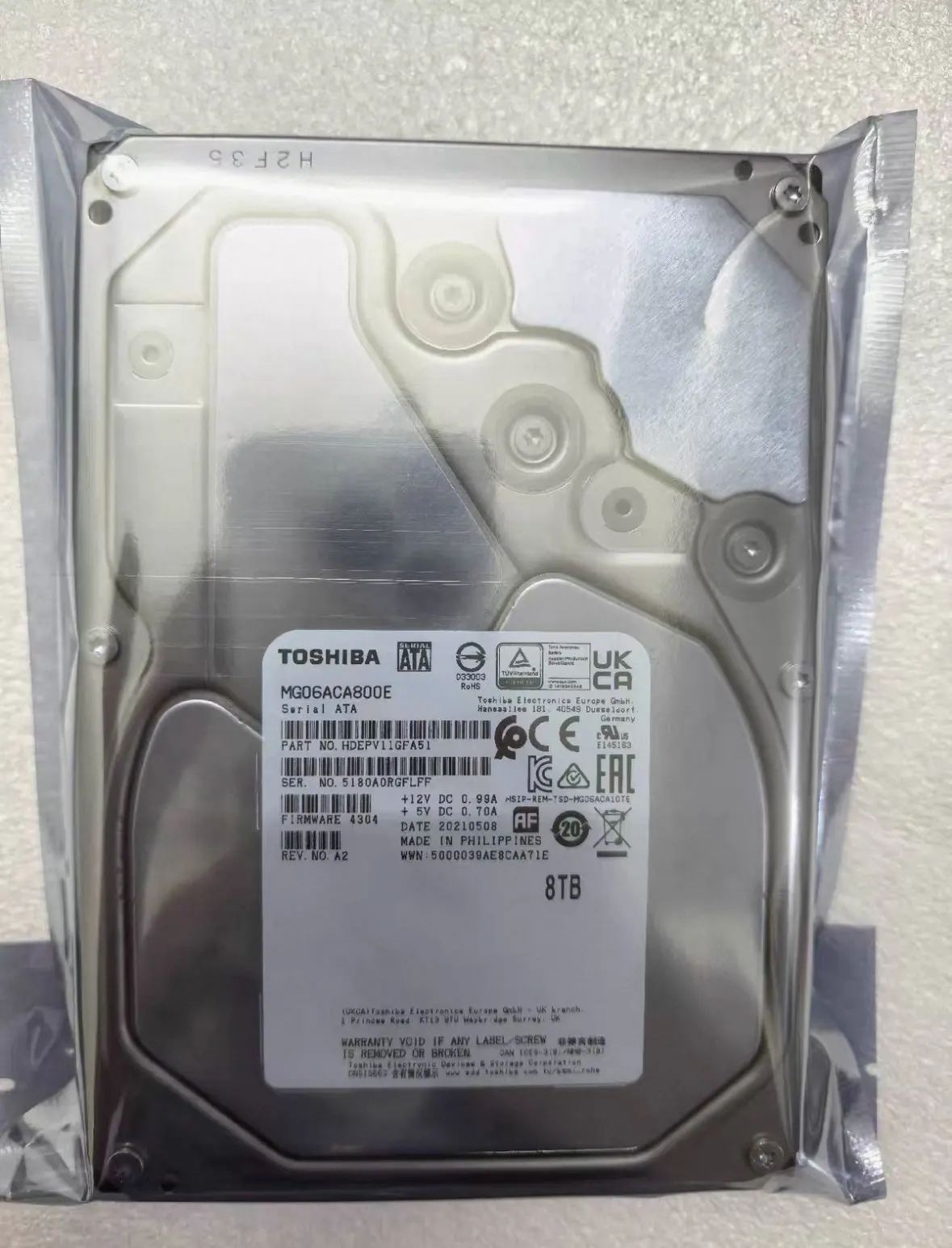 Toshiba 8TB hard drive MG06ACA800E 3.5‘SATA 7200rpm 256M
Toshiba 8TB hard drive MG06ACA800E 3.5‘SATA 7200rpm 256M