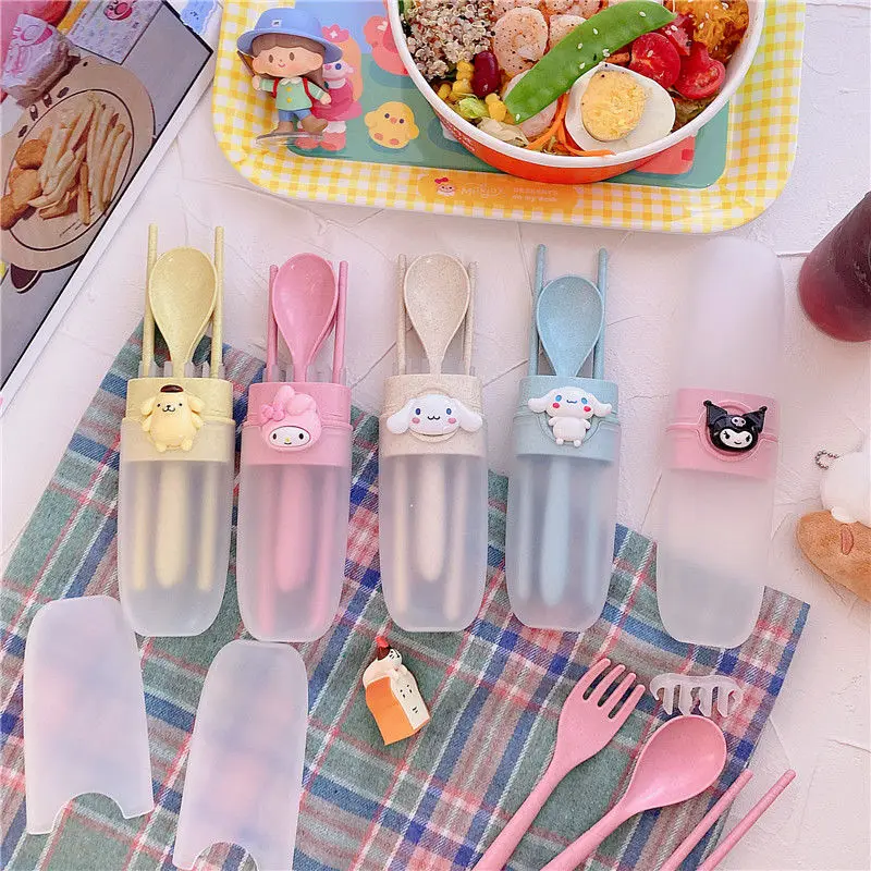 Kawaii Sanrio Cinnamoroll Kuromi Pompompurin My Melody Artoon Children's Tableware Spoon Fork Student Tableware Storage Box
Kawaii Sanrio Cinnamoroll Kuromi Pompompurin My Melody Artoon Children's Tableware Spoon Fork Student Tableware Storage Box
