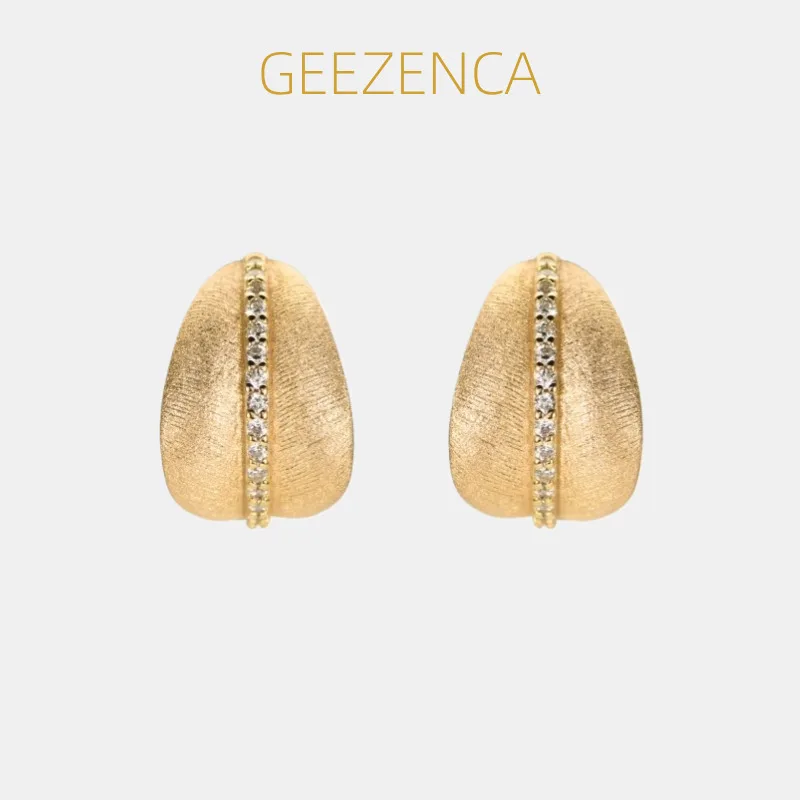 GEEZENCA, маленькие серьги из настоящего серебра 925 пробы с кубическим цирконием, матовая изогнутая форма листа, распродажа, ограниченный запас, первый, получите
GEEZENCA, маленькие серьги из настоящего серебра 925 пробы с кубическим цирконием, матовая изогнутая форма листа, распродажа, ограниченный запас, первый, получите