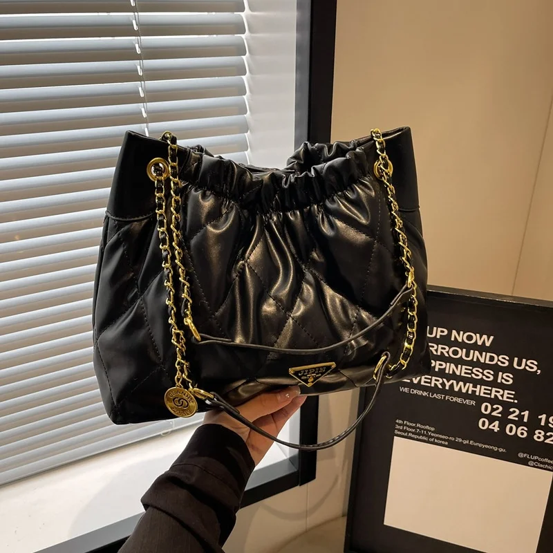 Женская сумка через плечо 2026: универсальная сумка-тоут, повседневная складная сумка-хобо, сумка-слинг, стильная сумочка для девушек
Женская сумка через плечо 2026: универсальная сумка-тоут, повседневная складная сумка-хобо, сумка-слинг, стильная сумочка для девушек