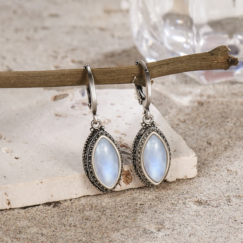Vintage 925 Sterling Silver Natural Moonstone 6*12mm Drop Earrings Retro Silver Eye Shape Black Onyx Fine Jewelry Gift For Women
Vintage 925 Sterling Silver Natural Moonstone 6*12mm Drop Earrings Retro Silver Eye Shape Black Onyx Fine Jewelry Gift For Women