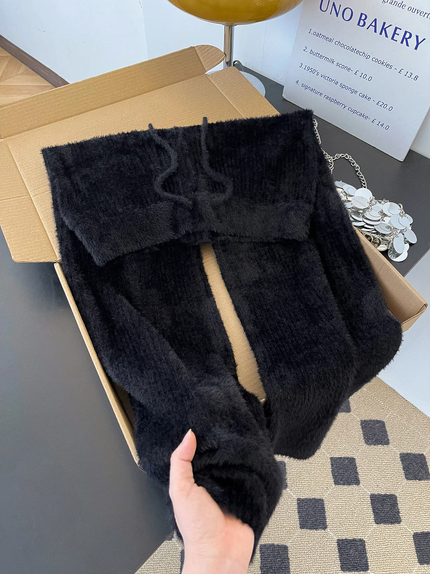 High Waist Knitted Mink Velvet Wide Leg Pants Women's Casual Floor Length Straight Cut Trousers Autumn Winter Faion
High Waist Knitted Mink Velvet Wide Leg Pants Women's Casual Floor Length Straight Cut Trousers Autumn Winter Faion