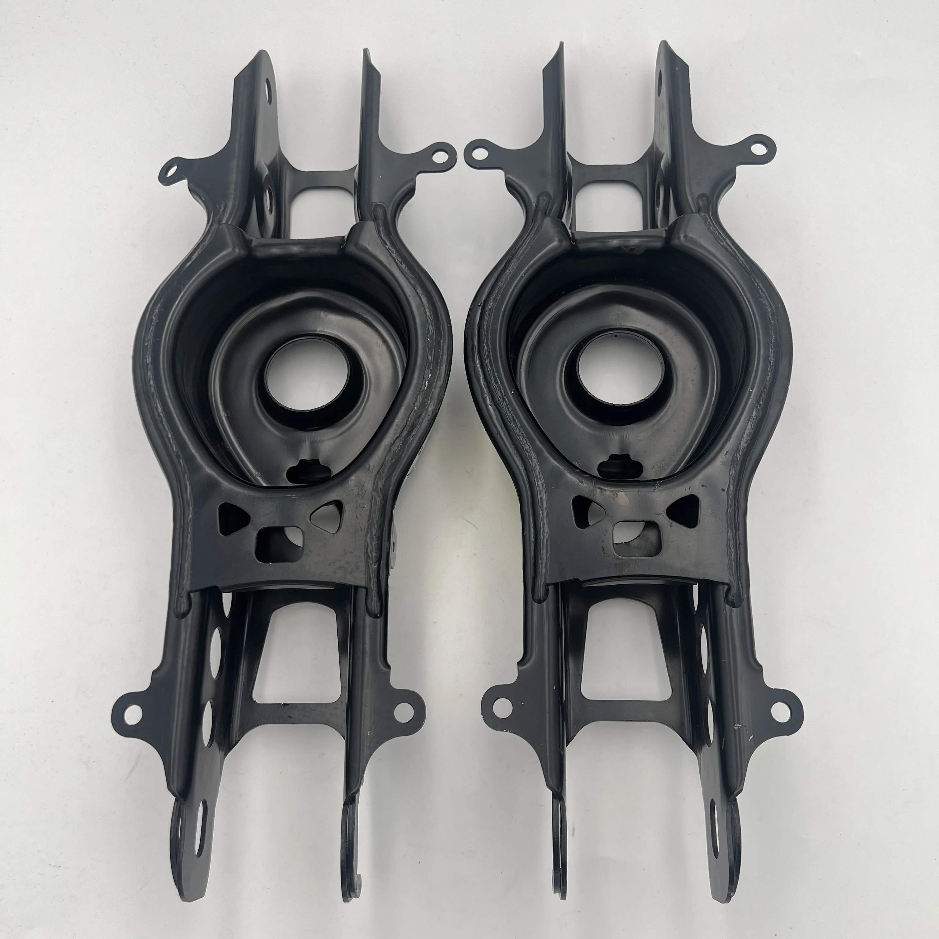 Auto Parts Auto Suspension Systems Rear Left Lower Control Arm 22947075 23282359 For CADILLAC ATS
Auto Parts Auto Suspension Systems Rear Left Lower Control Arm 22947075 23282359 For CADILLAC ATS