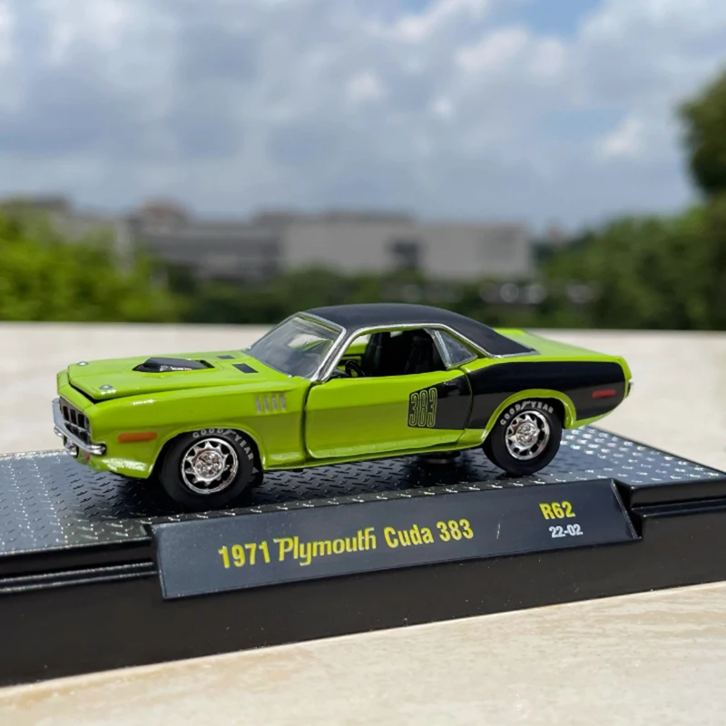 Литой под давлением масштаб 1:64, классический автомобиль Plymouth Cuda 1971, модель из сплава, готовая коллекция моделирования, украшение, подарочные игрушки, статический дисплей
Литой под давлением масштаб 1:64, классический автомобиль Plymouth Cuda 1971, модель из сплава, готовая коллекция моделирования, украшение, подарочные игрушки, статический дисплей