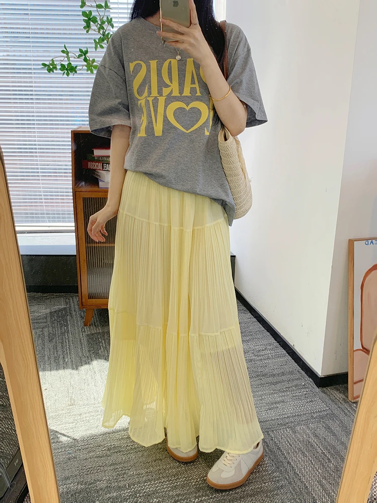 Комплект из двух предметов: свободная футболка с принтом в корейском стиле и плиссированная юбка для женщин, летняя повседневная одежда
Комплект из двух предметов: свободная футболка с принтом в корейском стиле и плиссированная юбка для женщин, летняя повседневная одежда