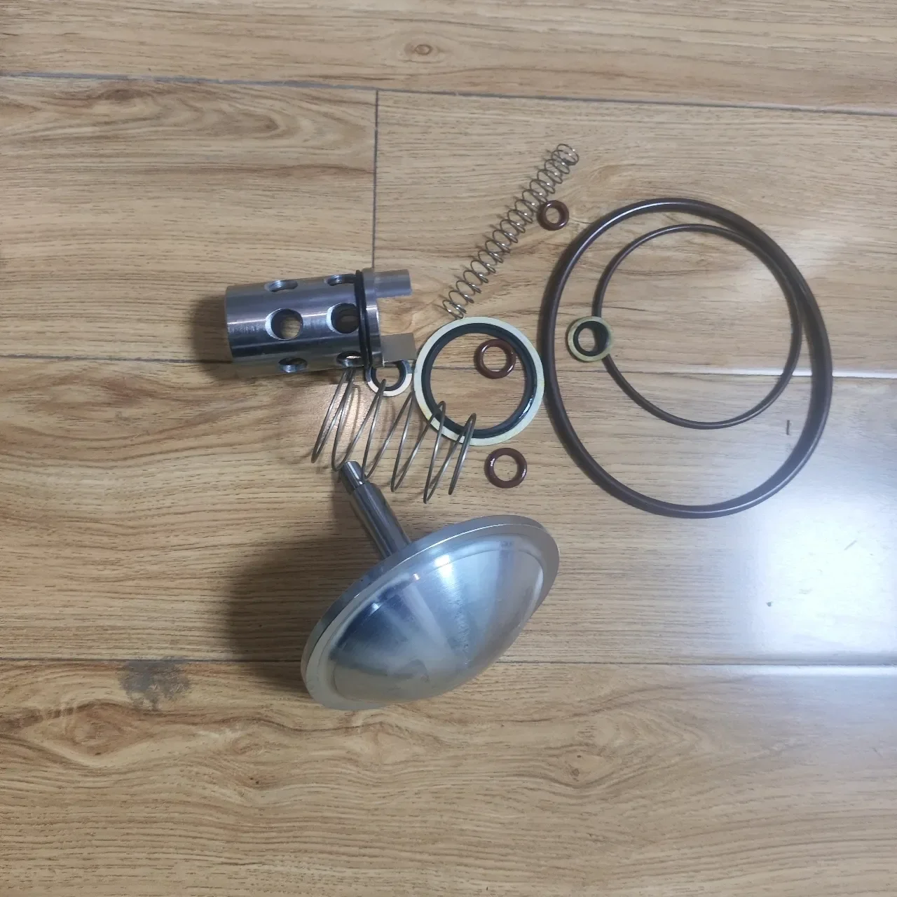 1625183081 Oil Shut-off Valve Repair Kit Industrial Air Compressor Parts
1625183081 Oil Shut-off Valve Repair Kit Industrial Air Compressor Parts