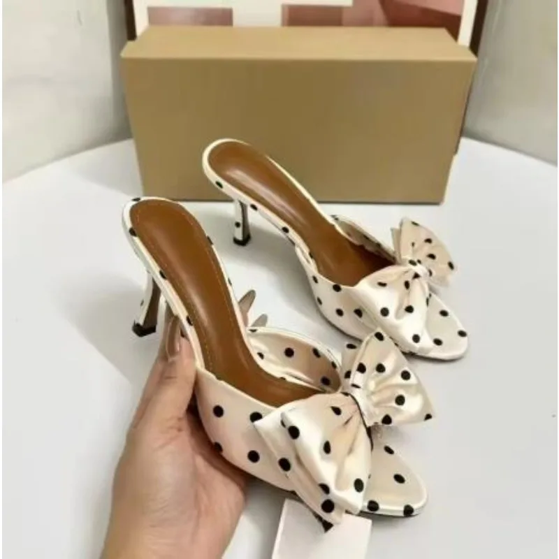 Stiletto Slippers 2026 Spring and Summer New Comfortable and Versatile Round Toe Open-toe High Heels,Bow Fashion Cool Mop,35-40
Stiletto Slippers 2026 Spring and Summer New Comfortable and Versatile Round Toe Open-toe High Heels,Bow Fashion Cool Mop,35-40