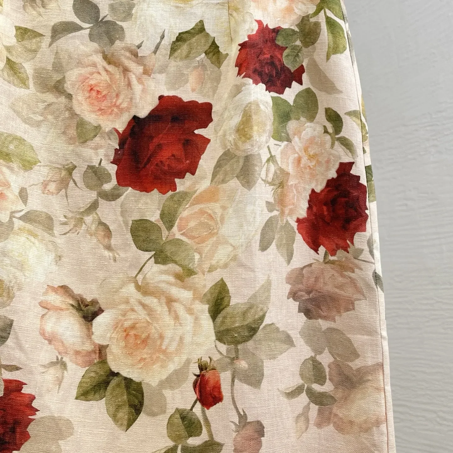 2025 Новая мода, кружевная лоскутная винтажная блузка с длинными рукавами и юбка-миди с цветочным принтом, комплект
2025 Новая мода, кружевная лоскутная винтажная блузка с длинными рукавами и юбка-миди с цветочным принтом, комплект