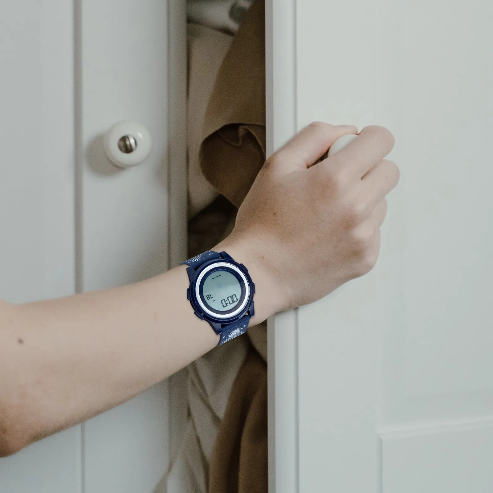 Умные часы с подсветкой, цифровые наручные часы из нержавеющей стали, ABS, TPU, унисекс, многофункциональные, с отображением времени, даты и таймером
Умные часы с подсветкой, цифровые наручные часы из нержавеющей стали, ABS, TPU, унисекс, многофункциональные, с отображением времени, даты и таймером