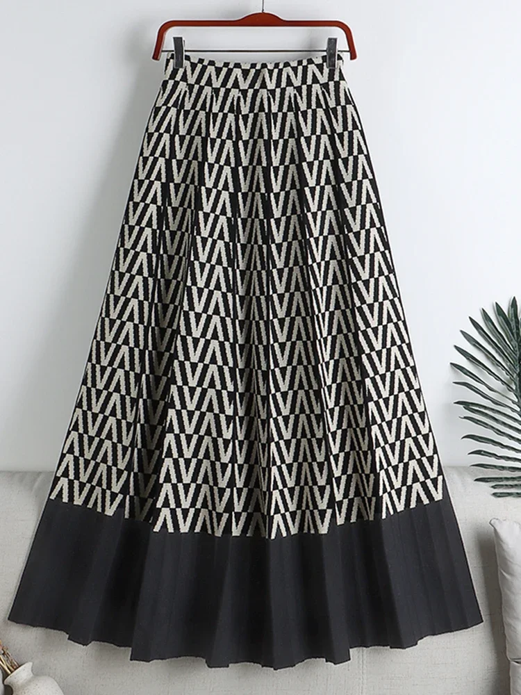 Women Knitted Long Skirt 2024 Autumn Winter y2k Fashion Geometric Print A Line High Waist Pleated Midi Skirt Female Lady Z539
Women Knitted Long Skirt 2024 Autumn Winter y2k Fashion Geometric Print A Line High Waist Pleated Midi Skirt Female Lady Z539