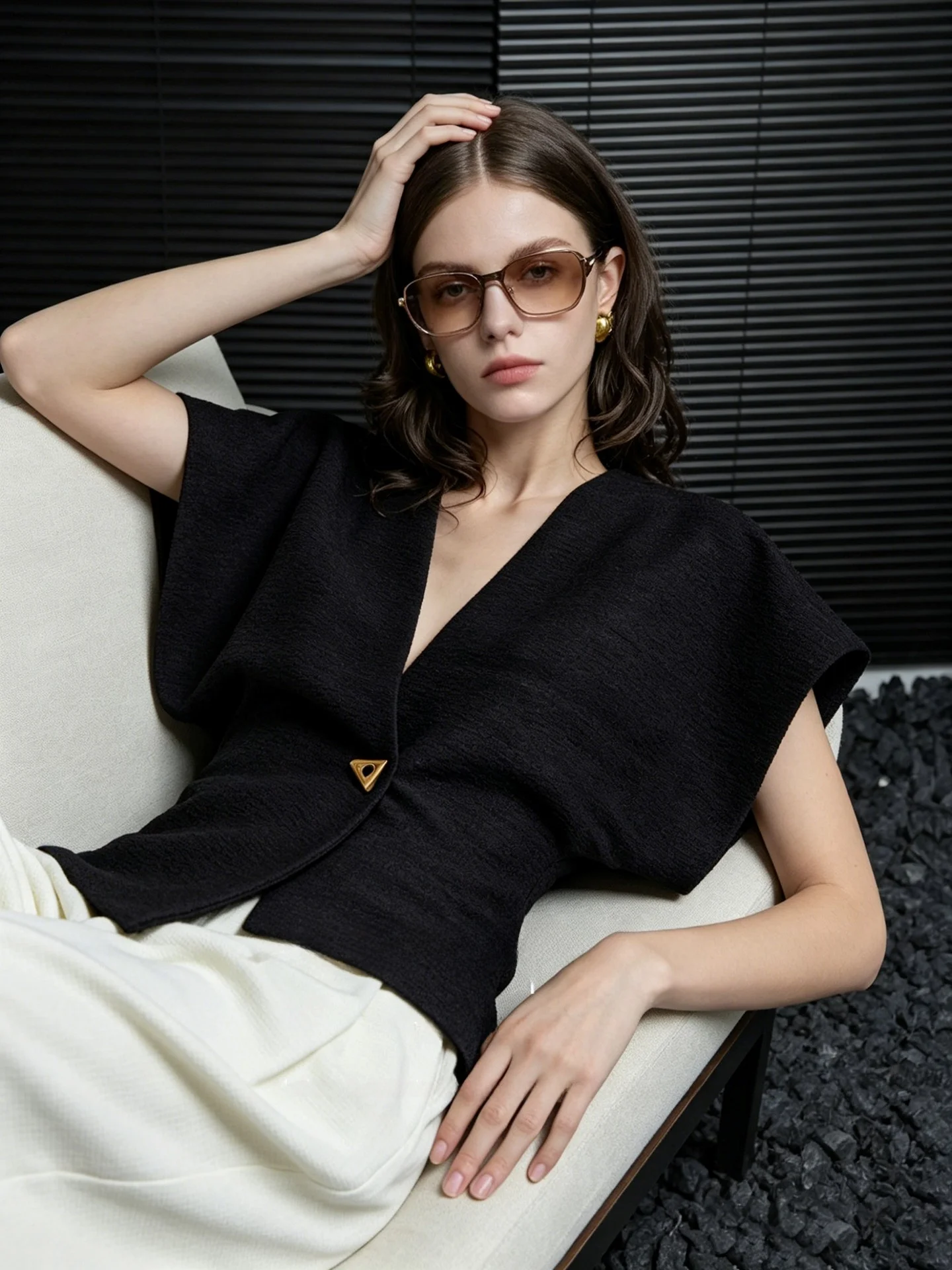 Huaappuw Luxury Texture Women's Shirt Waist-Cinching Vest Top Summer New Style Commute Korean Style Short Sleeve V-neck
Huaappuw Luxury Texture Women's Shirt Waist-Cinching Vest Top Summer New Style Commute Korean Style Short Sleeve V-neck