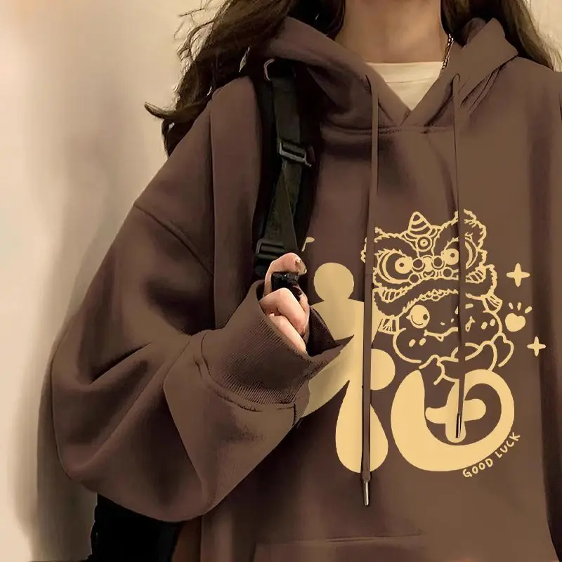 Новогодняя модная толстовка с капюшоном в виде змеи, женская свободная толстовка с принтом, осень-зима, новинка, удобная толстовка из мягкого материала Jaet
Новогодняя модная толстовка с капюшоном в виде змеи, женская свободная толстовка с принтом, осень-зима, новинка, удобная толстовка из мягкого материала Jaet