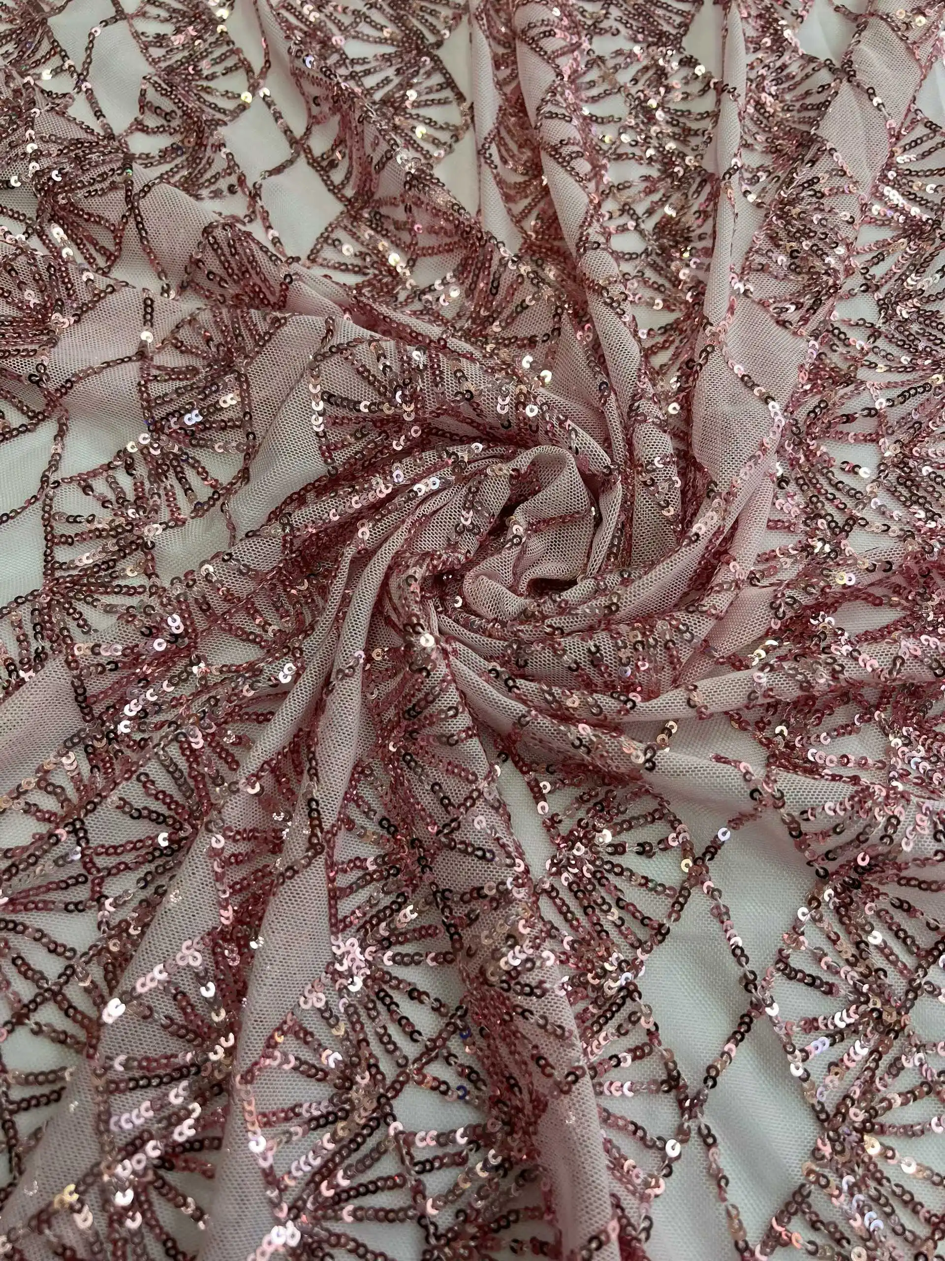 Последние австрийские горячие продажи, высокое качество, мягкая вышитая сетчатая кружевная ткань для свадебного вечернего платья U_Ge1625
Последние австрийские горячие продажи, высокое качество, мягкая вышитая сетчатая кружевная ткань для свадебного вечернего платья U_Ge1625