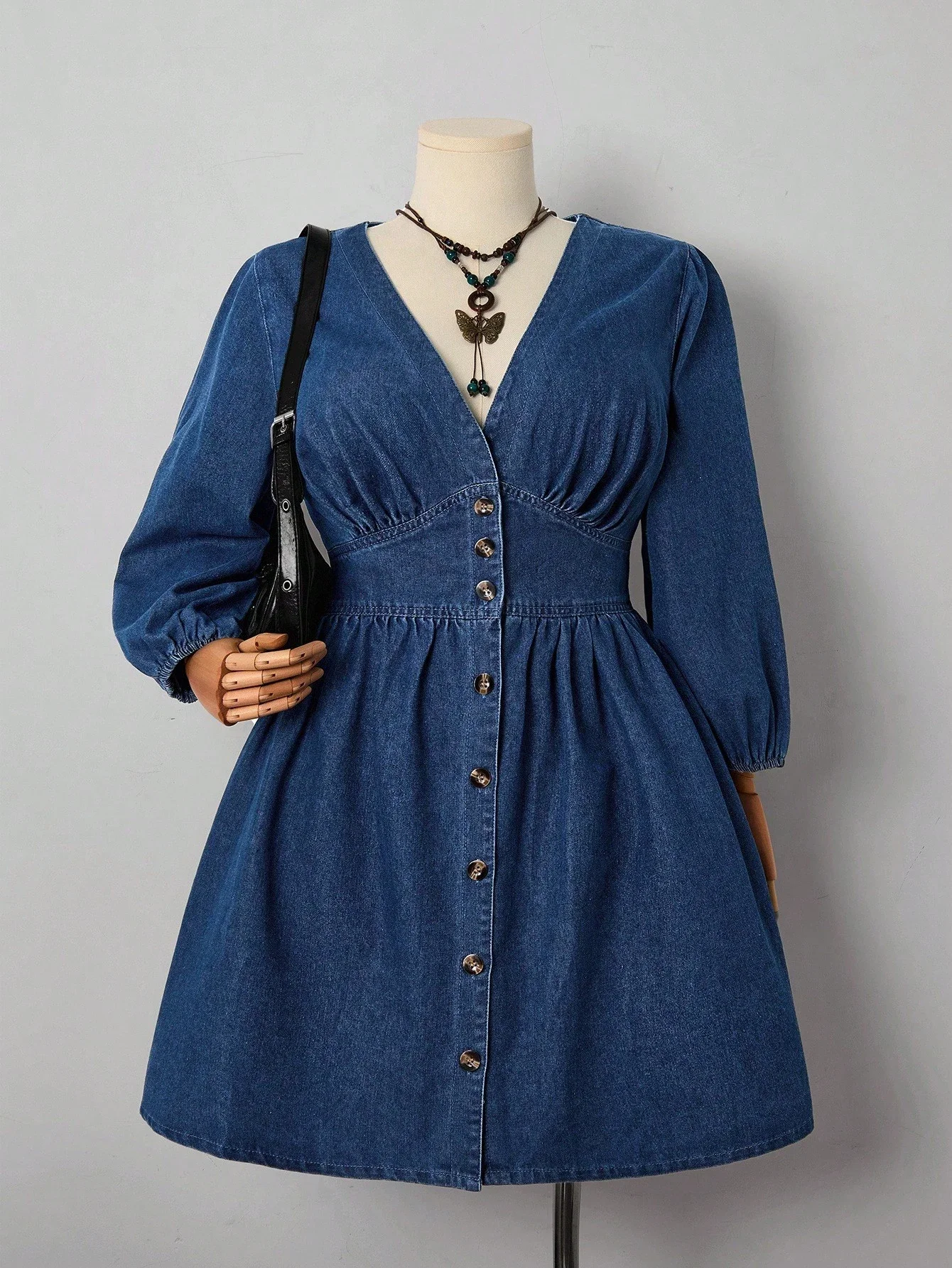 Plus Size Women Casual Front Button Up Denim Dress Holiday Style
Plus Size Women Casual Front Button Up Denim Dress Holiday Style