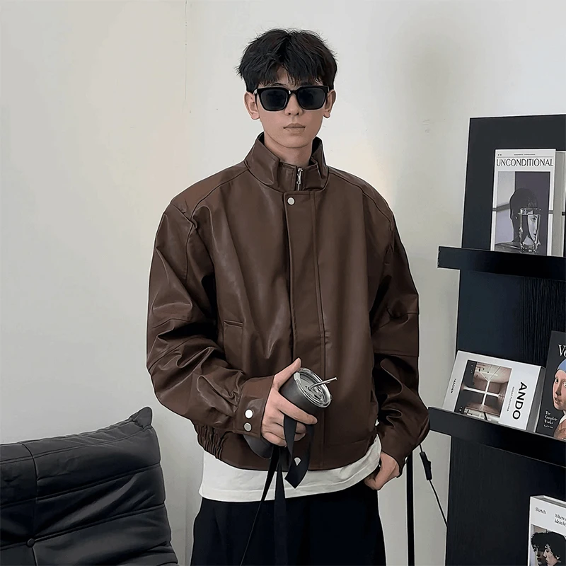 Коричневый американский кожаный джет в стиле ретро, мужской весенне-осенний крутой элитный винтажный мотоциклетный дэт с воротником-стойкой
Коричневый американский кожаный джет в стиле ретро, мужской весенне-осенний крутой элитный винтажный мотоциклетный дэт с воротником-стойкой