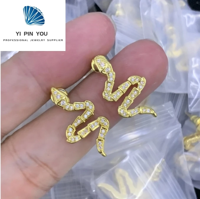 High Quality High-end S925 Luxurious and Atmospheric Party Eye-catching Zircon Earrings - Anniversary Gift
High Quality High-end S925 Luxurious and Atmospheric Party Eye-catching Zircon Earrings - Anniversary Gift