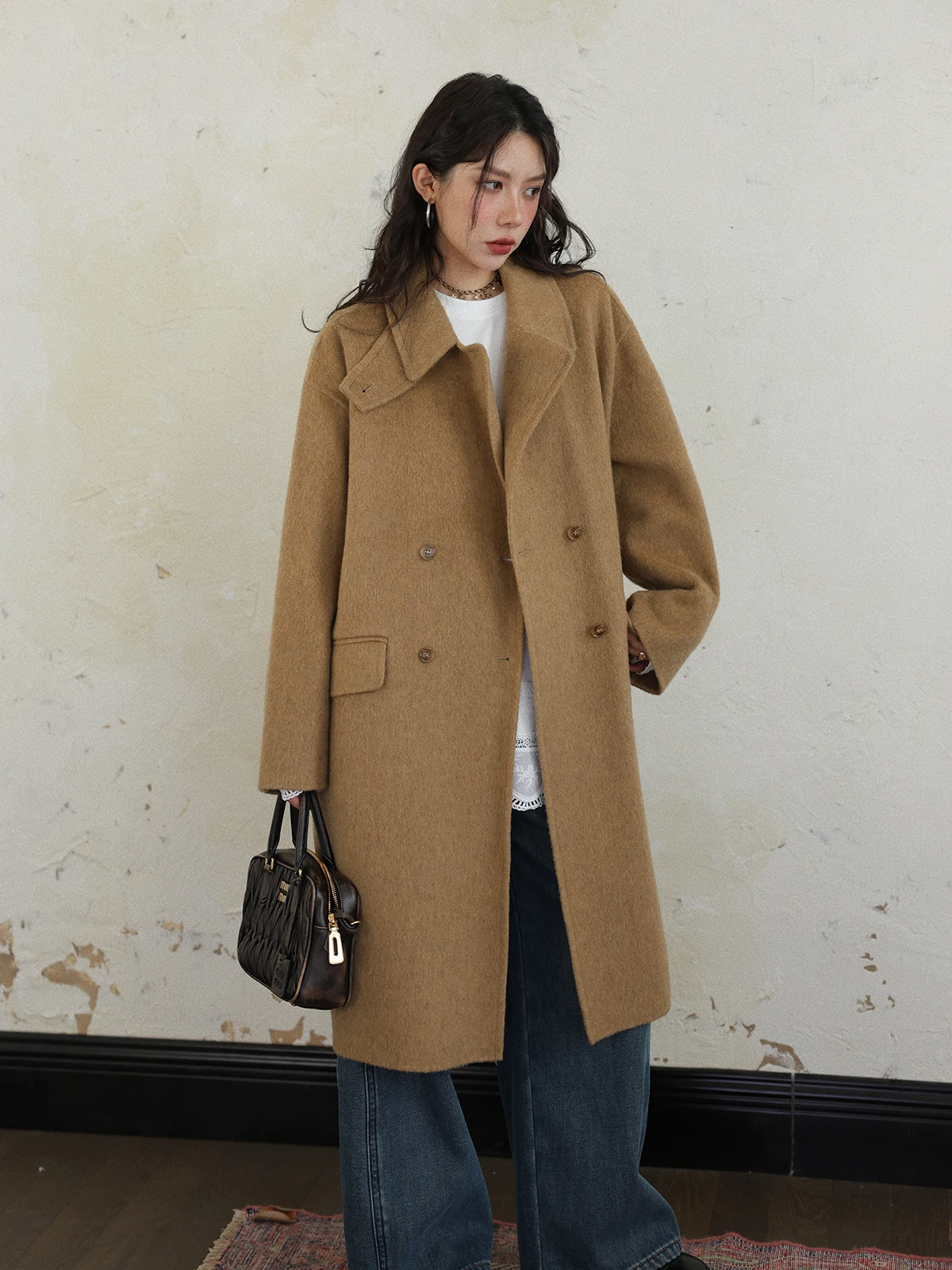 Двустороннее шерстяное пальто с воротником-стойкой, средней длины, винтажное, золотисто-коричневое, с принтом медведя, женское зимнее модное пальто с длинными рукавами
Двустороннее шерстяное пальто с воротником-стойкой, средней длины, винтажное, золотисто-коричневое, с принтом медведя, женское зимнее модное пальто с длинными рукавами