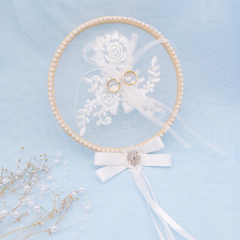 Подушка ручной работы с жемчужным кружевом и кольцом, свадебное предложение, реквизит
Подушка ручной работы с жемчужным кружевом и кольцом, свадебное предложение, реквизит