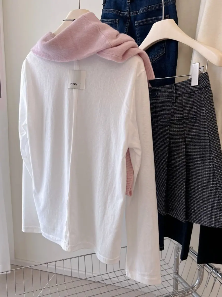 Весна 2026: Новая женская футболка с длинным рукавом из мягкого, приятного к коже, пушистого хлопка. Модная базовая футболка с круглым вырезом для повседневной носки.
Весна 2026: Новая женская футболка с длинным рукавом из мягкого, приятного к коже, пушистого хлопка. Модная базовая футболка с круглым вырезом для повседневной носки.