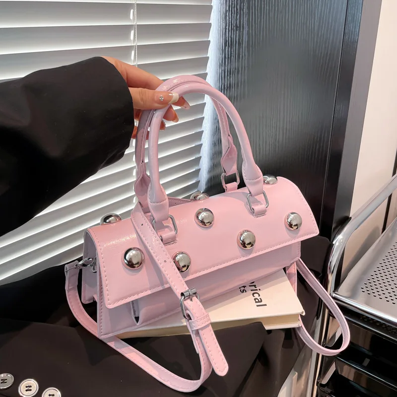 Fashion Retro Small Shoulder Bag for Women PU Leather Y2K Rivets Purses and Handbags Luxury Females Crossbody Bags Pink Bag
Fashion Retro Small Shoulder Bag for Women PU Leather Y2K Rivets Purses and Handbags Luxury Females Crossbody Bags Pink Bag