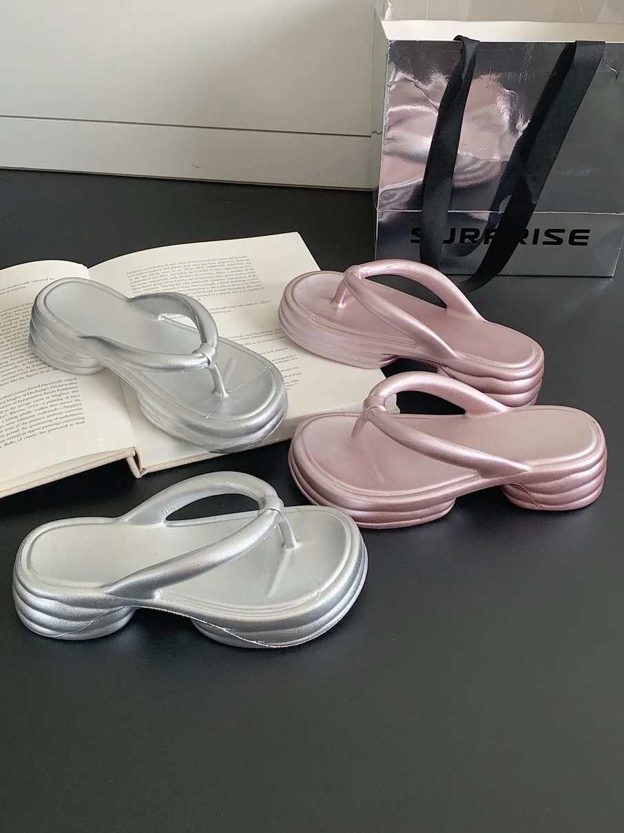 Thick Heel Wedge Sandals Women's Summer Fashion Outerwear Silver between Toe Slippers Anti-Slip Simple Style EVA Material
Thick Heel Wedge Sandals Women's Summer Fashion Outerwear Silver between Toe Slippers Anti-Slip Simple Style EVA Material