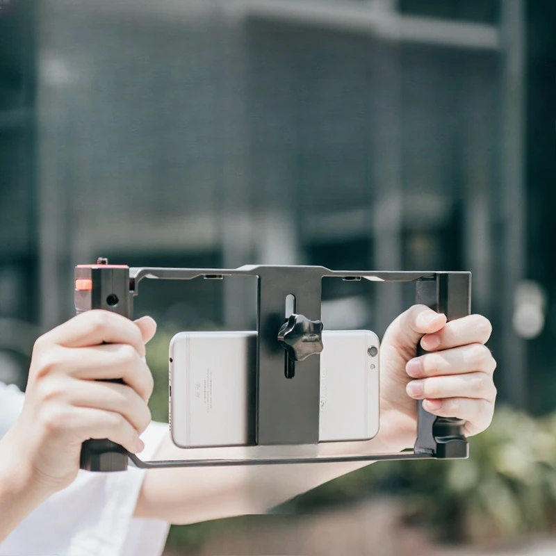 Double handle photography mobile phone shooting bracket PC02A VLOG video live shooting equipment
Double handle photography mobile phone shooting bracket PC02A VLOG video live shooting equipment