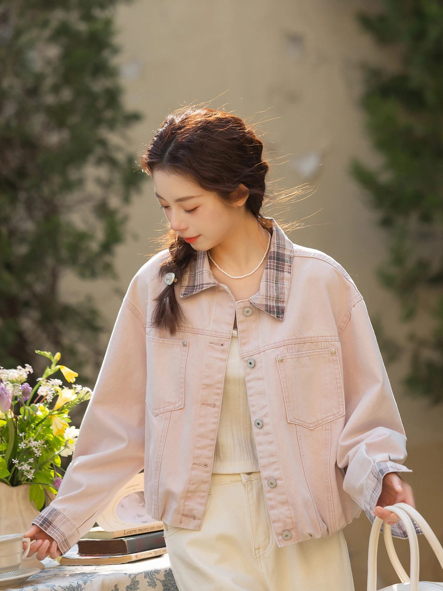 Розовая клетчатая джинсовая куртка в корейском стиле Left Bank Design, повседневная, хлопковая, с длинными рукавами, на пуговицах, весна 2026
Розовая клетчатая джинсовая куртка в корейском стиле Left Bank Design, повседневная, хлопковая, с длинными рукавами, на пуговицах, весна 2026