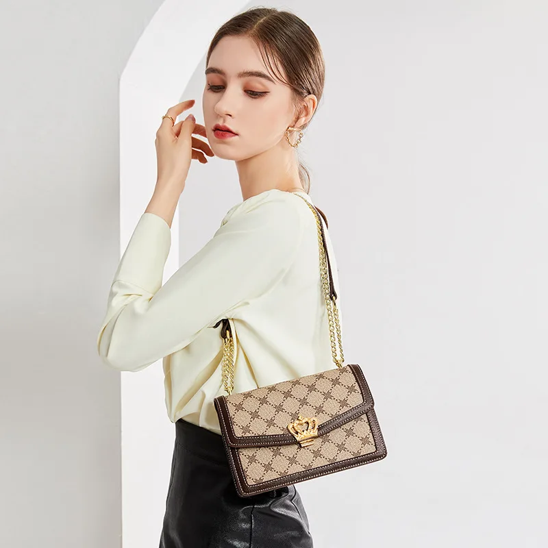 Luxury Best-Selling Designer Diaper Bag Women Fashionable Large Capacity Tote Elegant Leather Crossbody Handbag Popular Choice
Luxury Best-Selling Designer Diaper Bag Women Fashionable Large Capacity Tote Elegant Leather Crossbody Handbag Popular Choice