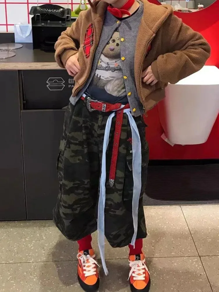 2024 Oversize American Retro Camouflage Cargo Short Pants Y2k High Waist Wide Leg Shorts Summer New Loose Calf- Length
2024 Oversize American Retro Camouflage Cargo Short Pants Y2k High Waist Wide Leg Shorts Summer New Loose Calf- Length