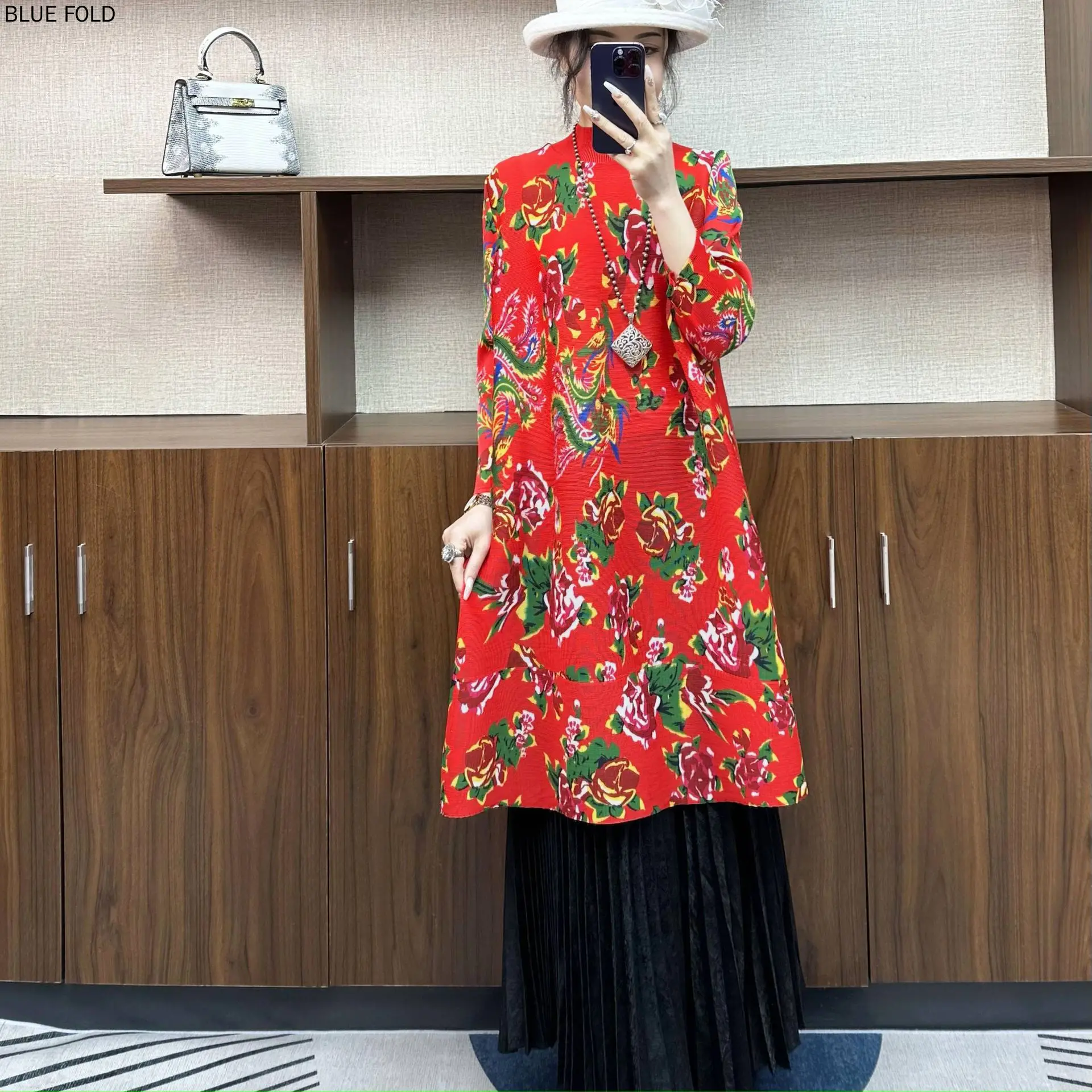 MIYAKE-Свободное платье большого размера с длинными рукавами и высоким воротником для женщин, средней длины, модное и повседневное, с насыщенным цветочным принтом
MIYAKE-Свободное платье большого размера с длинными рукавами и высоким воротником для женщин, средней длины, модное и повседневное, с насыщенным цветочным принтом