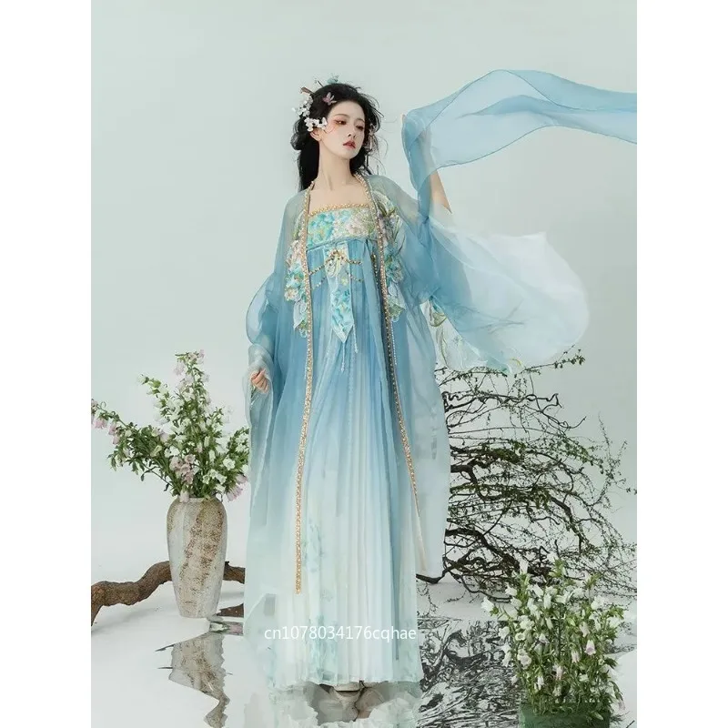 Chinese-style ancient Hanfu female, Tang-made red and blue models, Halloween fairy performance costumes
Chinese-style ancient Hanfu female, Tang-made red and blue models, Halloween fairy performance costumes
