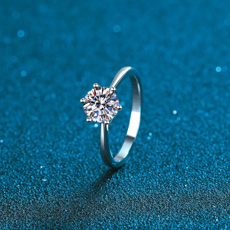 Серебряное кольцо S925 с шестью когтями и платиновым покрытием, классическая элегантная форма, регулируемая
Серебряное кольцо S925 с шестью когтями и платиновым покрытием, классическая элегантная форма, регулируемая