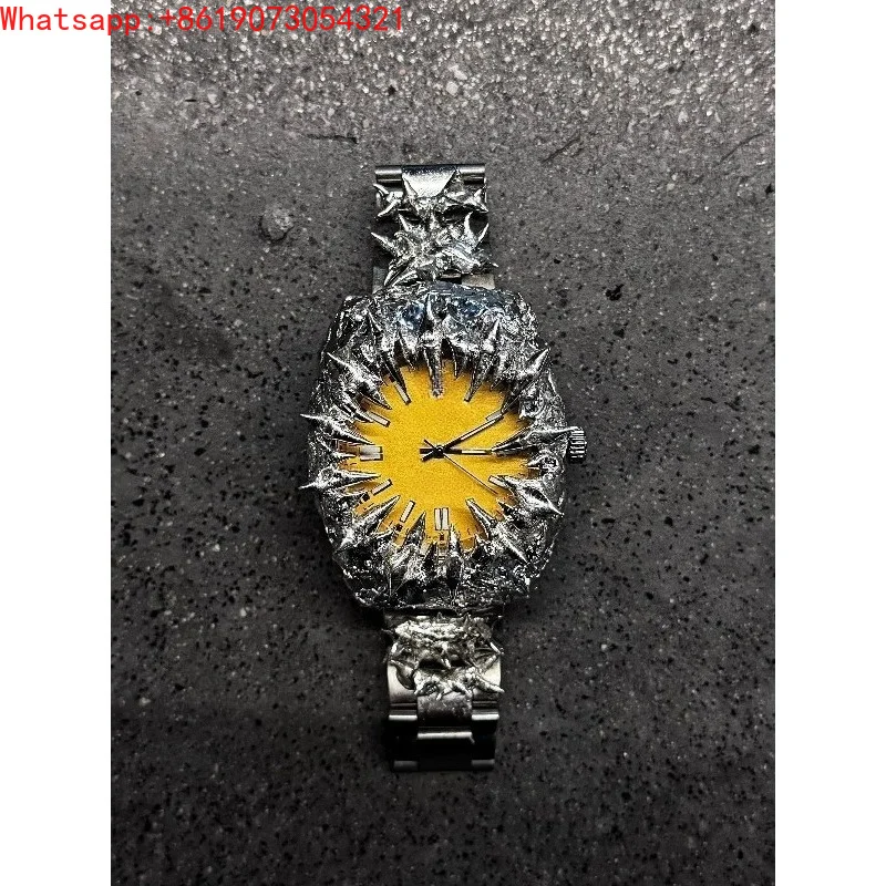 The Great Qin Empire Original Handmade European and American Special-shaped Pink Yellow Green Snake Scale Spike Soldering Watch
The Great Qin Empire Original Handmade European and American Special-shaped Pink Yellow Green Snake Scale Spike Soldering Watch