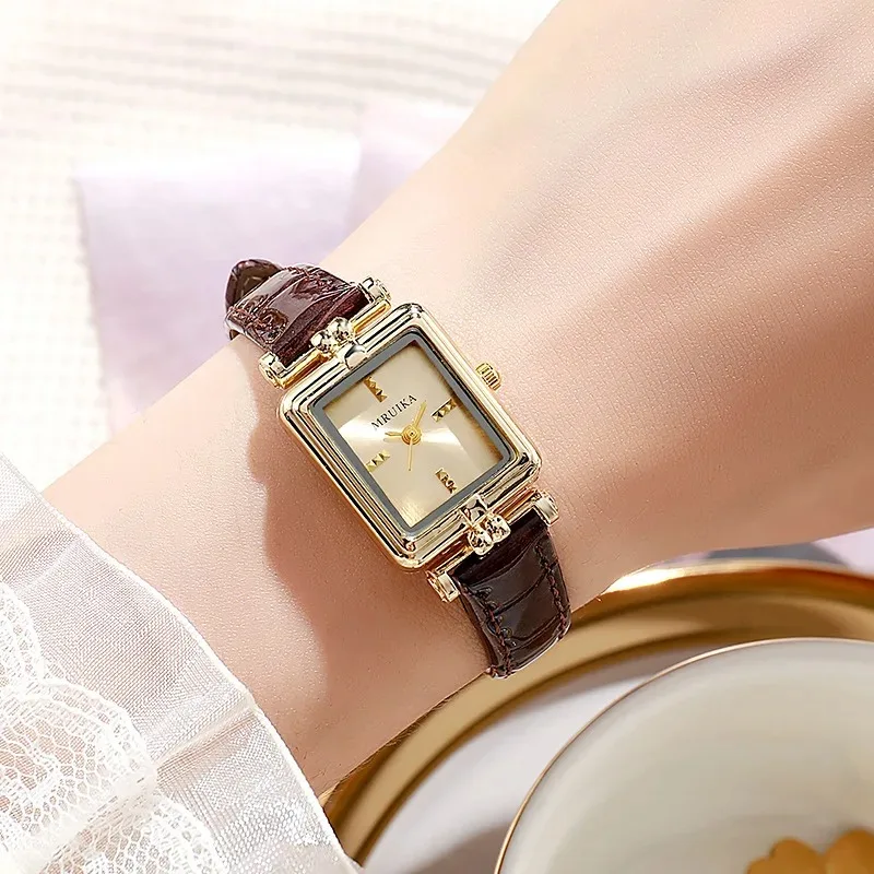 Fashion Leather Strap Ladies Watch Square Dial Quartz Watches for Women Luxury Gift Wristwatch Dropshipping Relojes Para Mujer
Fashion Leather Strap Ladies Watch Square Dial Quartz Watches for Women Luxury Gift Wristwatch Dropshipping Relojes Para Mujer