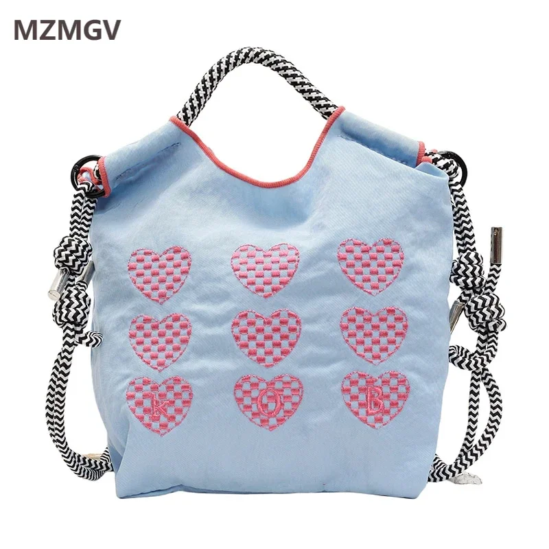 Trendy Heart-embroidered Nylon Crossbody Bag for Women Japanese-style Casual Mobile Phone Coin Purse Lightweight Shopping Tote
Trendy Heart-embroidered Nylon Crossbody Bag for Women Japanese-style Casual Mobile Phone Coin Purse Lightweight Shopping Tote
