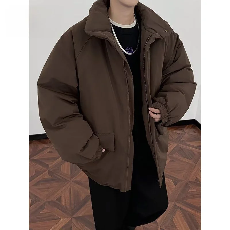 Новинка 2025, мужская теплая хлопковая одежда Thiened Bread Sle, повседневная спортивная одежда, модная брендовая верхняя одежда, зимняя наполнитель из полиэфирного волокна
Новинка 2025, мужская теплая хлопковая одежда Thiened Bread Sle, повседневная спортивная одежда, модная брендовая верхняя одежда, зимняя наполнитель из полиэфирного волокна