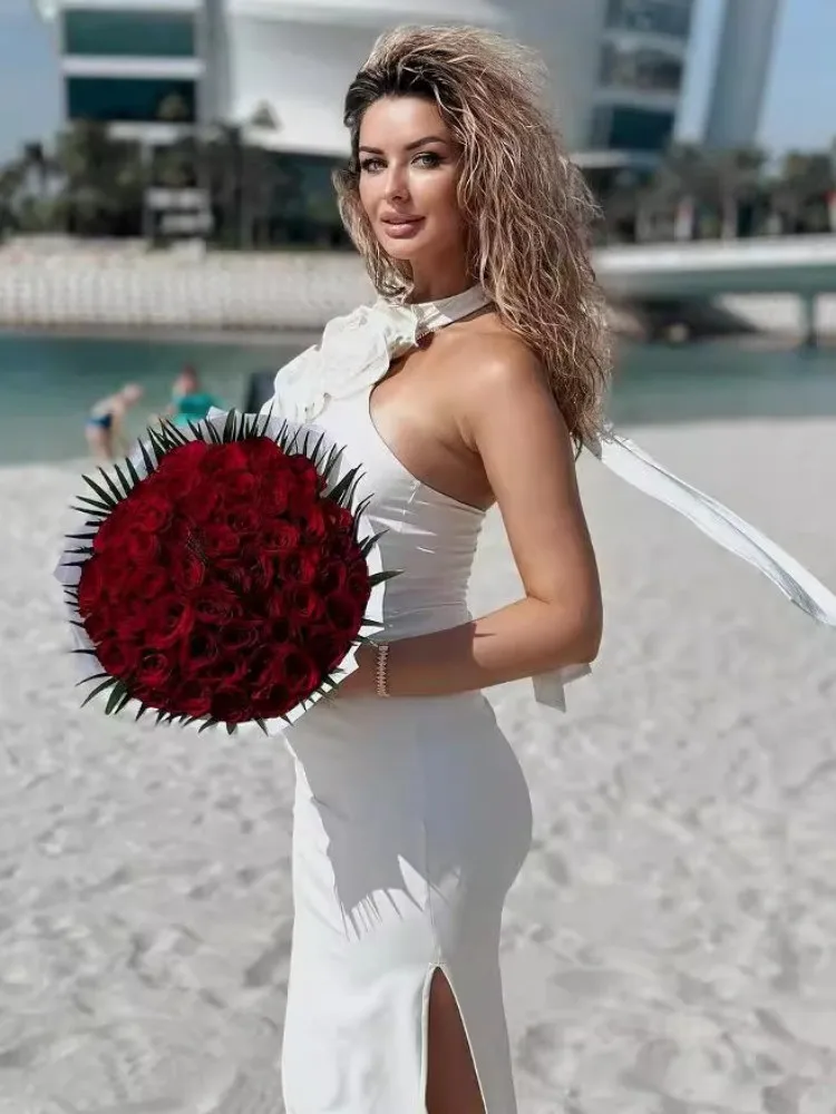 2025 Women Celebrity Sexy Sleeveless Halter 3DFlowers Split White Dress Elegant Evening Club Party Outfit
2025 Women Celebrity Sexy Sleeveless Halter 3DFlowers Split White Dress Elegant Evening Club Party Outfit