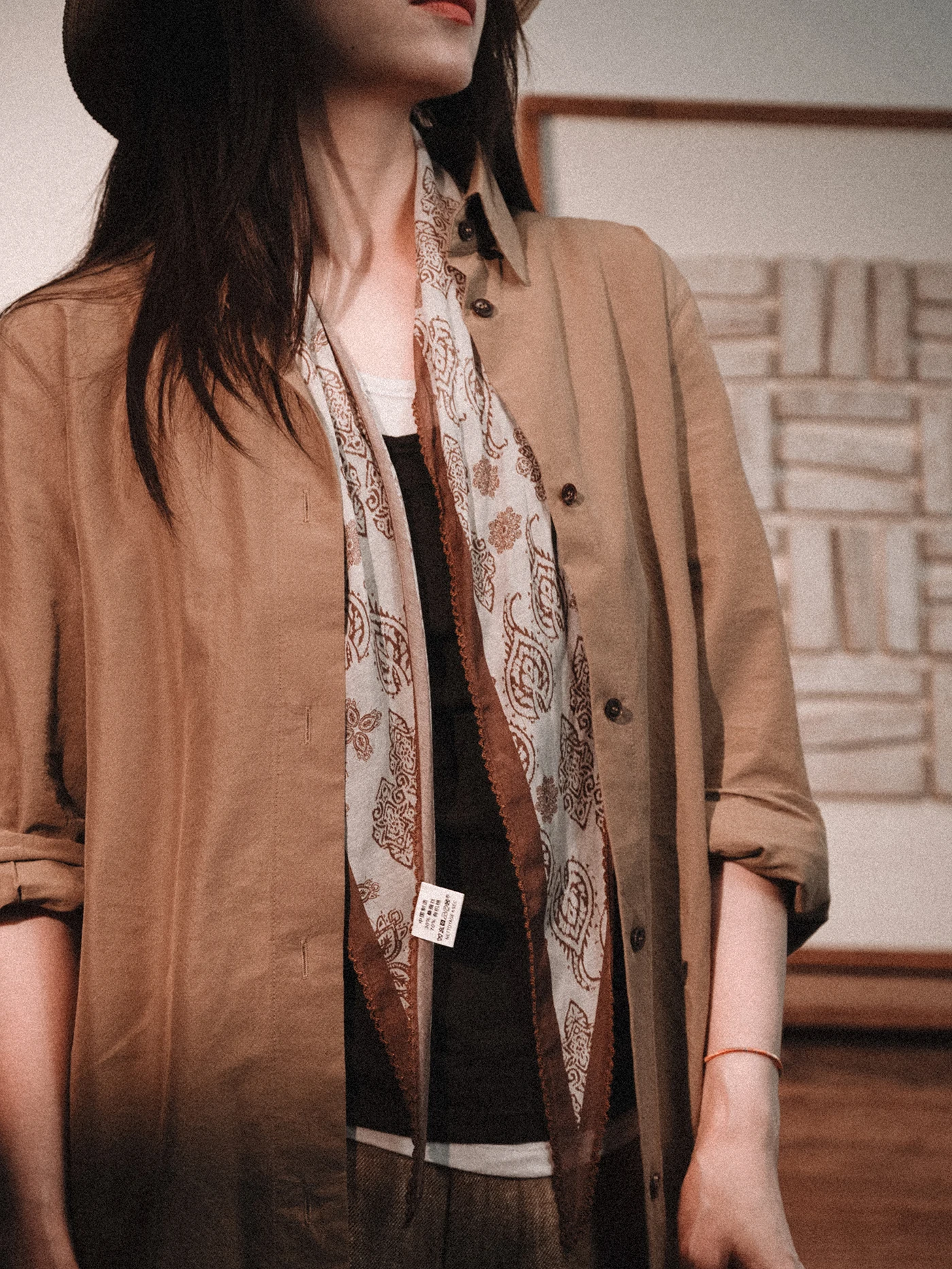 GOTAN Caramel Rice Field Silk Cotton Blend Diamond Scarf Beige Brown Tone Paisley Commute Old Money Style Fashion Accessory
GOTAN Caramel Rice Field Silk Cotton Blend Diamond Scarf Beige Brown Tone Paisley Commute Old Money Style Fashion Accessory
