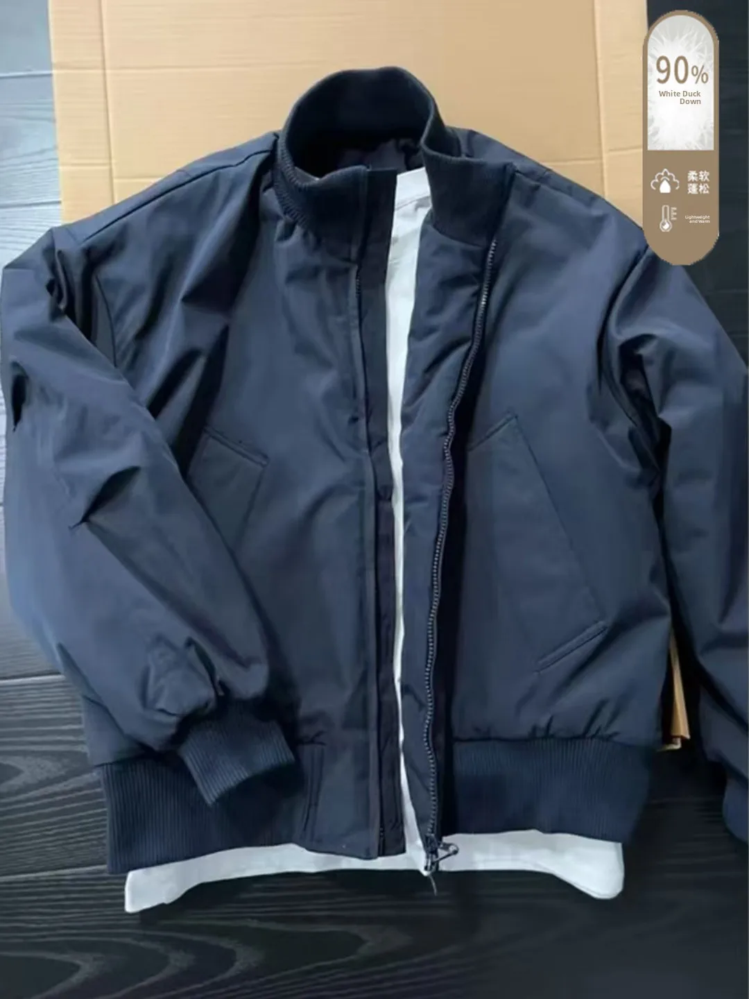 Мужская утепленная белая пуховая куртка-бомбер на зиму, теплая, с хлопковым наполнителем, в американском стиле, Cleanfit, для активного отдыха
Мужская утепленная белая пуховая куртка-бомбер на зиму, теплая, с хлопковым наполнителем, в американском стиле, Cleanfit, для активного отдыха