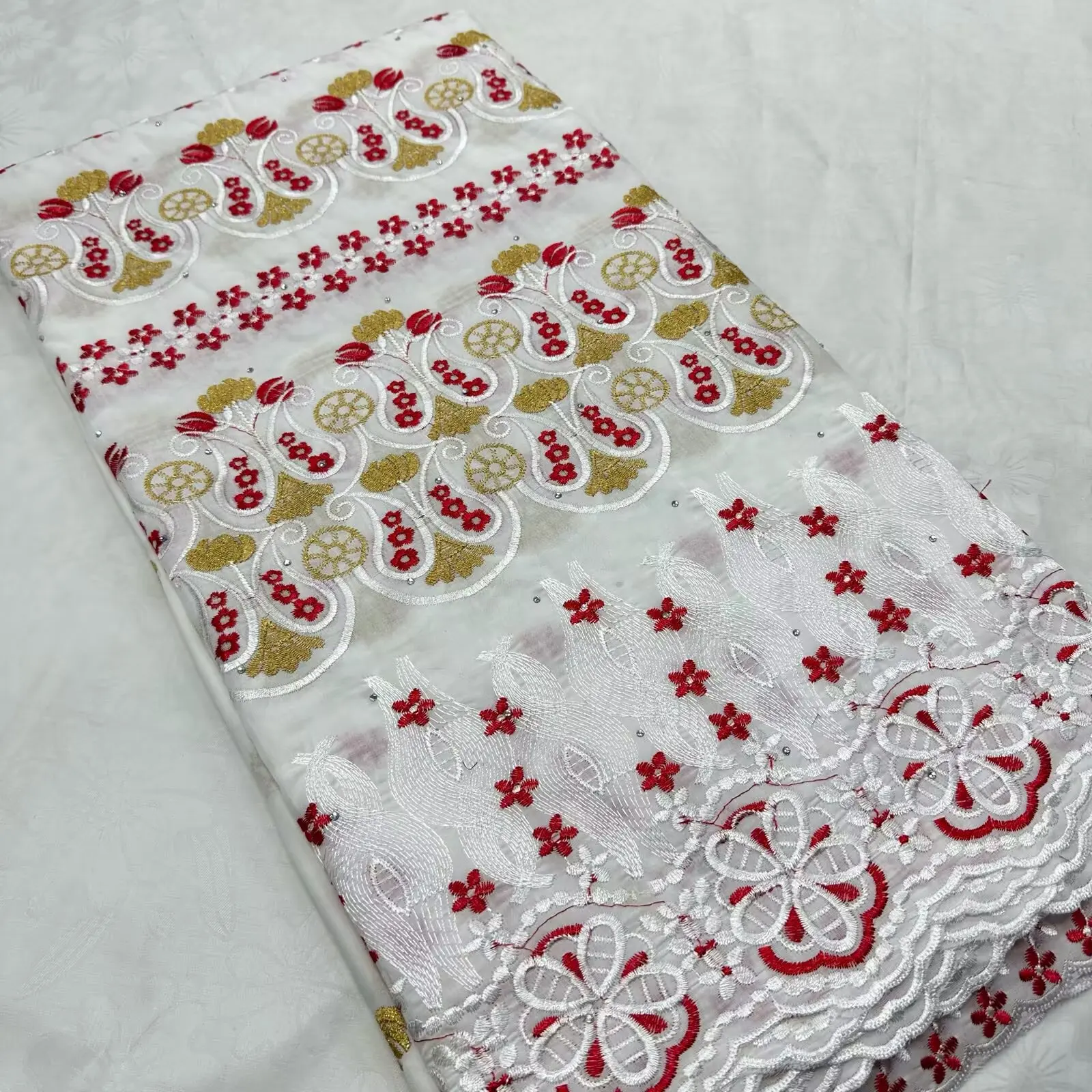 Hot Sale 5 Yards African Cotton Embroidery Lace Fabric High Quality Swiss Voile Lace With Stones For Clothing Sewing 16A95
Hot Sale 5 Yards African Cotton Embroidery Lace Fabric High Quality Swiss Voile Lace With Stones For Clothing Sewing 16A95