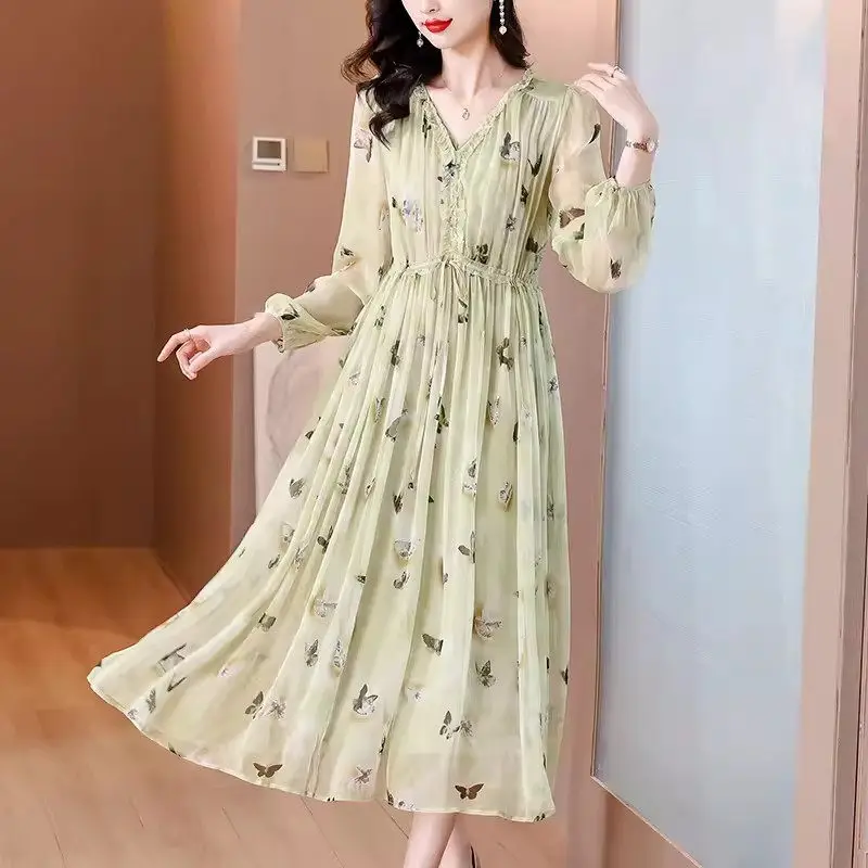 Mom's Summer Clothing 2024 New Elegant Fashionab V-Neck Long Sleeve Large Size Loose Floral Chiffon Dress Midi Vestidos k1295
Mom's Summer Clothing 2024 New Elegant Fashionab V-Neck Long Sleeve Large Size Loose Floral Chiffon Dress Midi Vestidos k1295